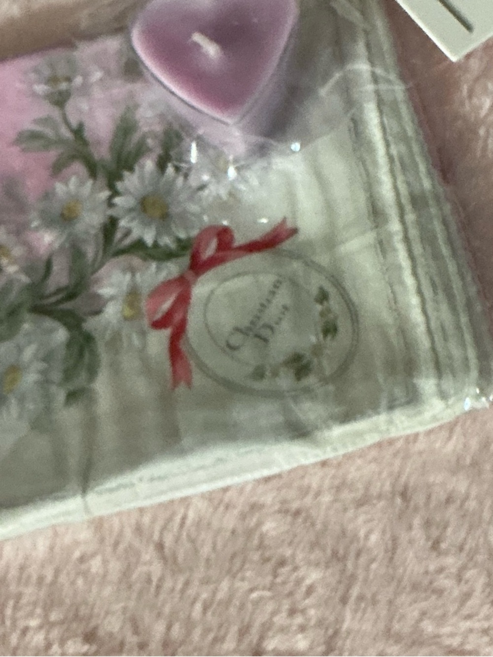 Floral Daisy Handkerchief with Heart Lavender Candle - Picture 2 of 5